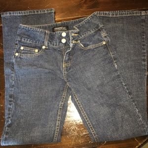 Victoria’s Secret London Jeans. Size 0. Uplift panel in rear. Excellent shape.